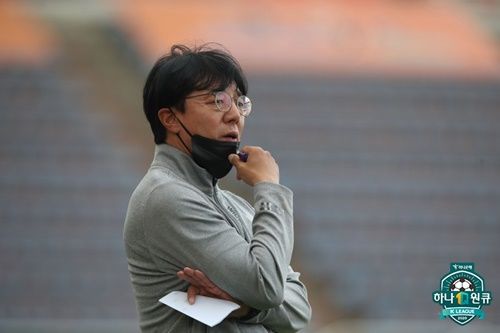 ファン・ソンホン監督