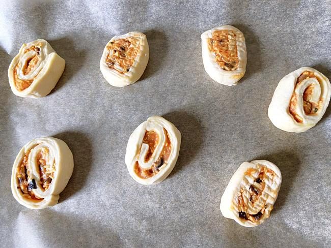 プチパン生地ピザ 調理中