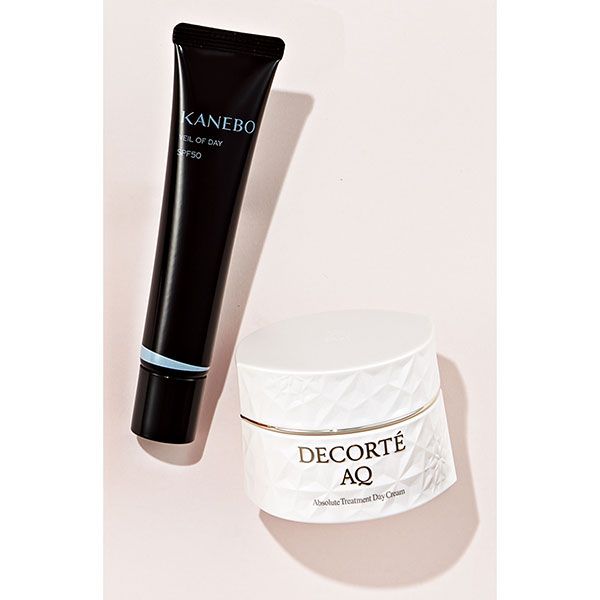 【左】KANEBO ヴェイル オブ デイ【右】コスメデコルテ AQ アブソリュート デイクリーム アウェイクニング プロテクト