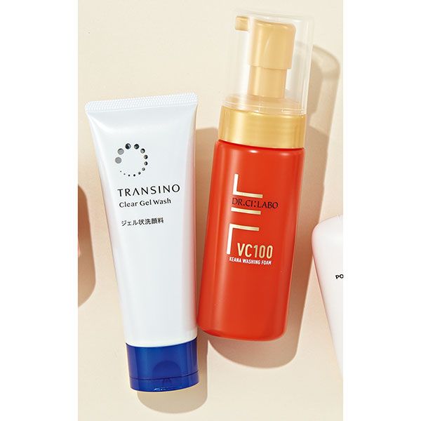 【左】トランシーノ 薬用クリアジェルウォッシュ【右】ドクターシーラボ VC100 KEANAウォッシングフォーム