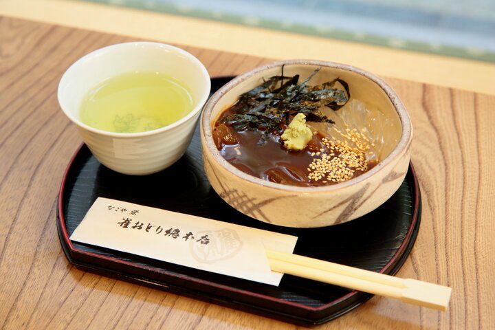 名古屋・栄にある江戸時代から続く老舗和菓子店でひんやりスイーツ「雀おどり總本店」