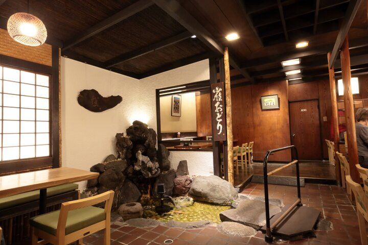 名古屋・栄にある江戸時代から続く老舗和菓子店でひんやりスイーツ「雀おどり總本店」