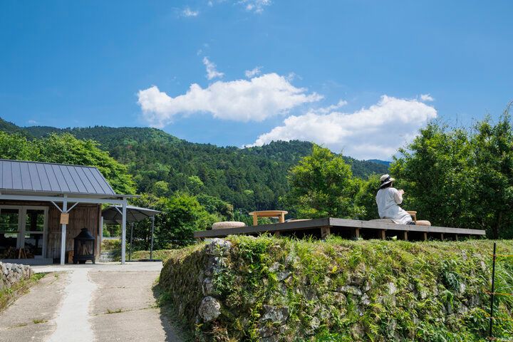 京都・大原の自然豊かな里山ビューに心ほどける、小高い丘の上のカフェ「一陽舎」