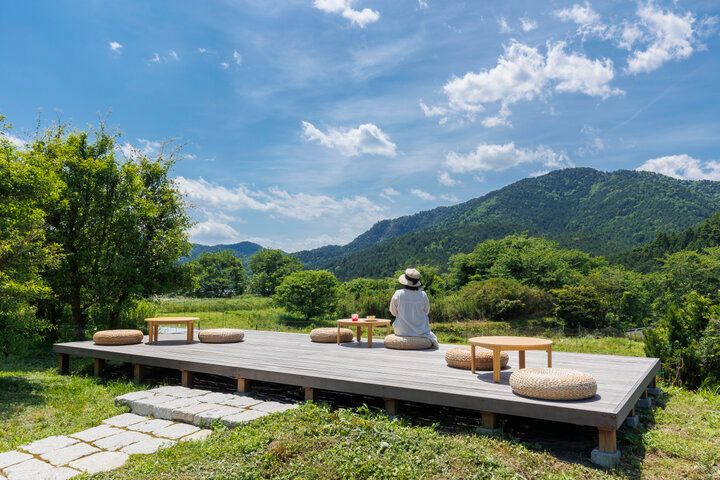 京都・大原の自然豊かな里山ビューに心ほどける、小高い丘の上のカフェ「一陽舎」