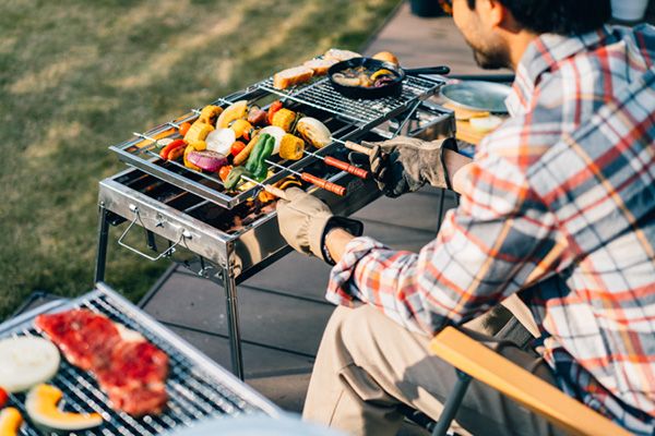 「凄すぎる…！」簡易オーブンもついてる!?機能性も抜群なグリルとストーブ10選