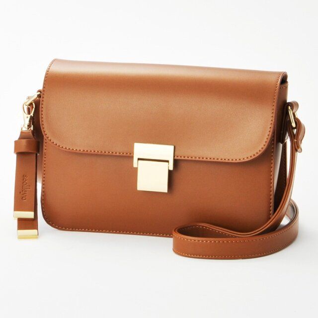 しまむらの金具合皮かぶせショルダーバッグ