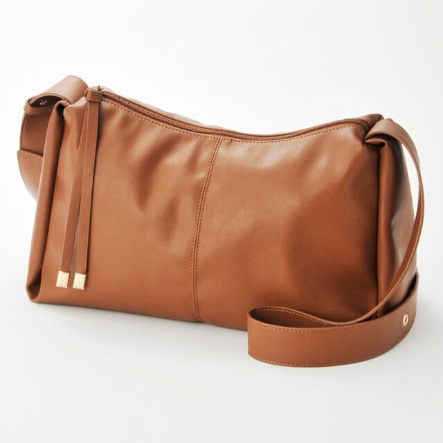 しまむらの太めショルダー合皮バッグ