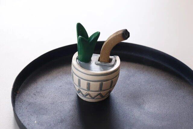 セリア 蚊取り線香スタンド グリーンデザイン