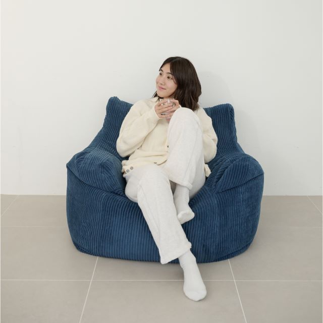 「LOOSY 1人掛けビーズソファ」（NAVY）