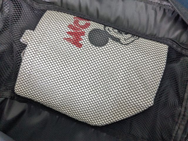 メッシュポケット