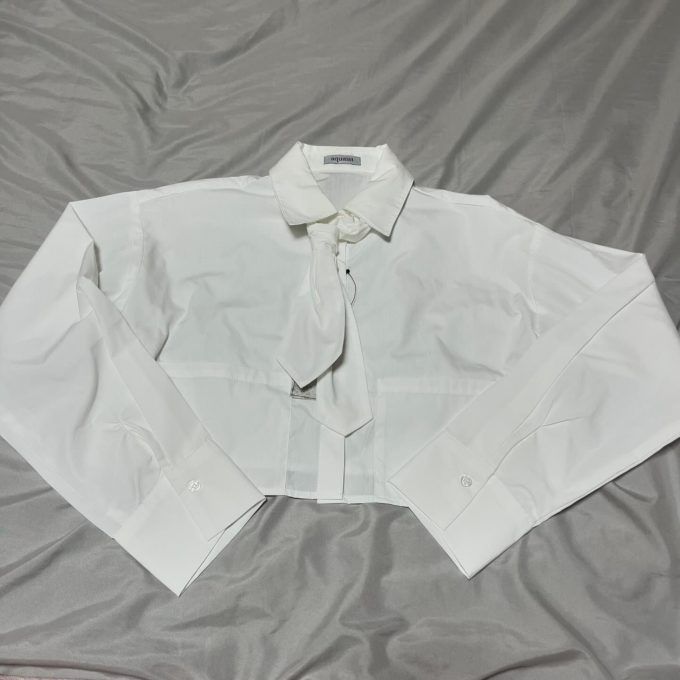 しまむら「タイ付きショート丈シャツ」