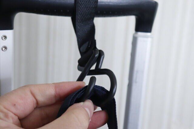 トラベル用 フック付きベルト2Pの取り付け方