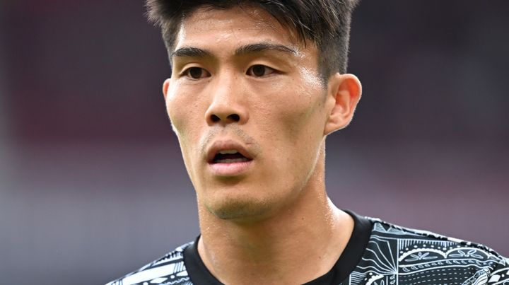 日本代表DF冨安健洋、驚きのイメチェン！ド金髪になる