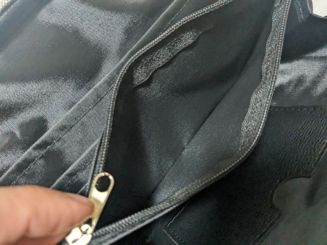 スマホショルダー中ポケット