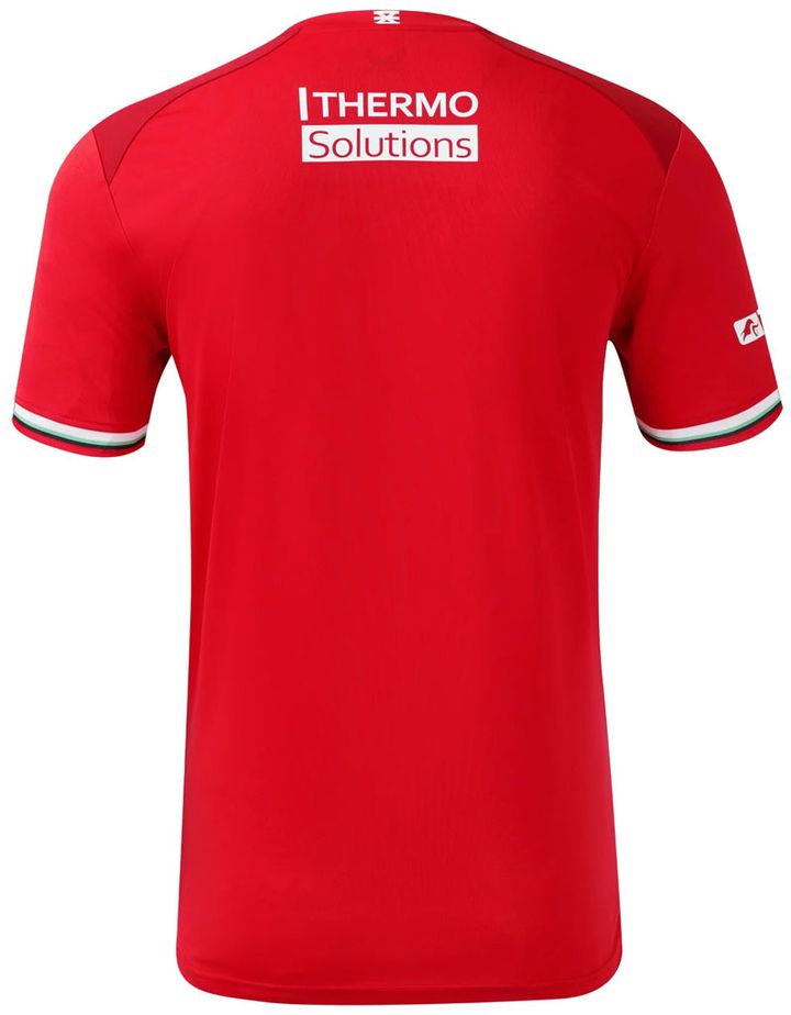 CLでも着用！トゥウェンテが2024-25新ユニフォームを発表 袖を“原点の色”で彩る