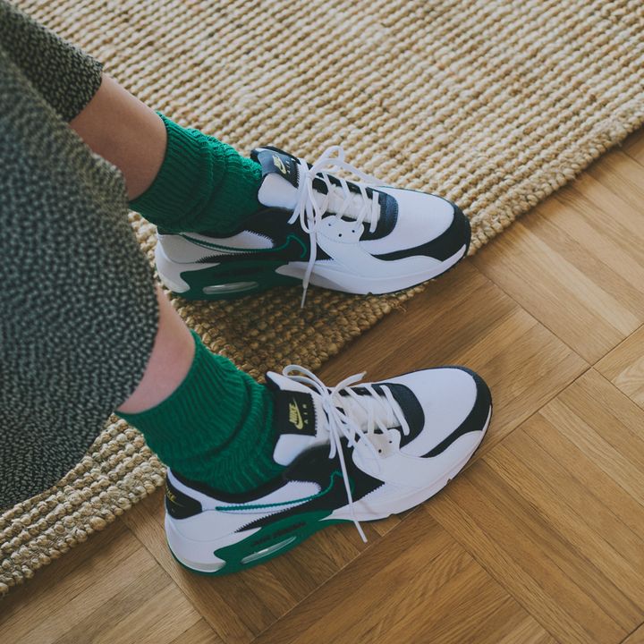 靴下の上手な取り入れ方8選！スニーカーやサンダルとどうお洒落に組み合わせる？【マイスタンダードブックまとめ】