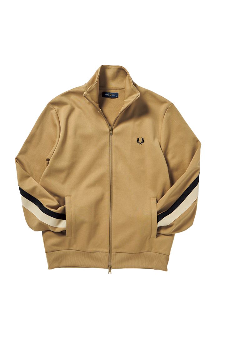 《ラコステ》や《アディダス》のショートパンツがかわいい！スポーティなコーデとアイテム7選