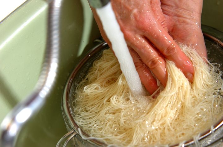 さっぱり！トマトとオリーブオイルめんつゆのそうめんの作り方2