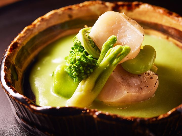 乃木坂『乃木坂 しん』の「平貝と春野菜のおひたし そら豆のすり流し」