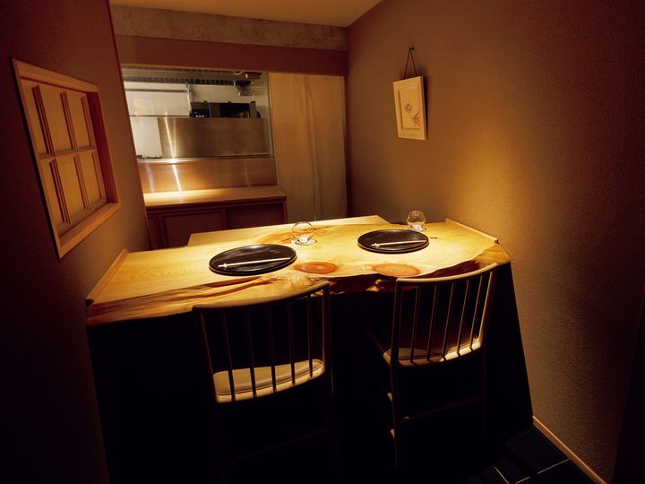 乃木坂『乃木坂 しん』の内観