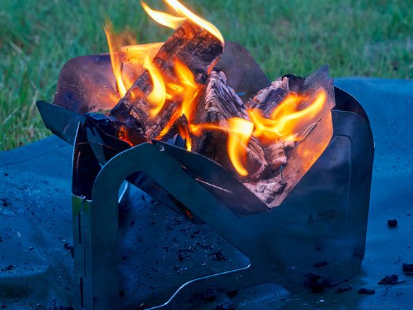 新発想の焚き火台が優秀すぎる！美しい炎を楽しむための画期的な焚火台6選