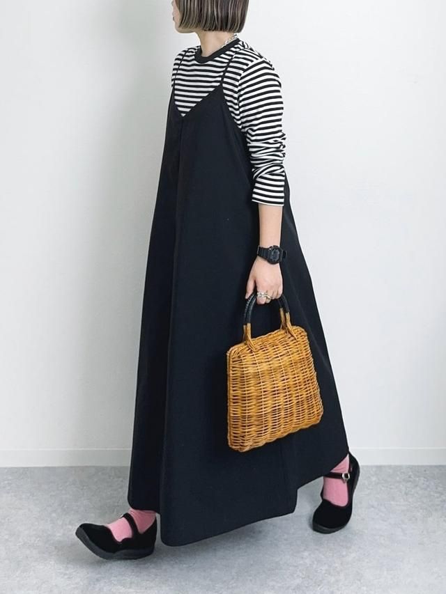 黒キャミワンピース×ボーダートップスコーデ