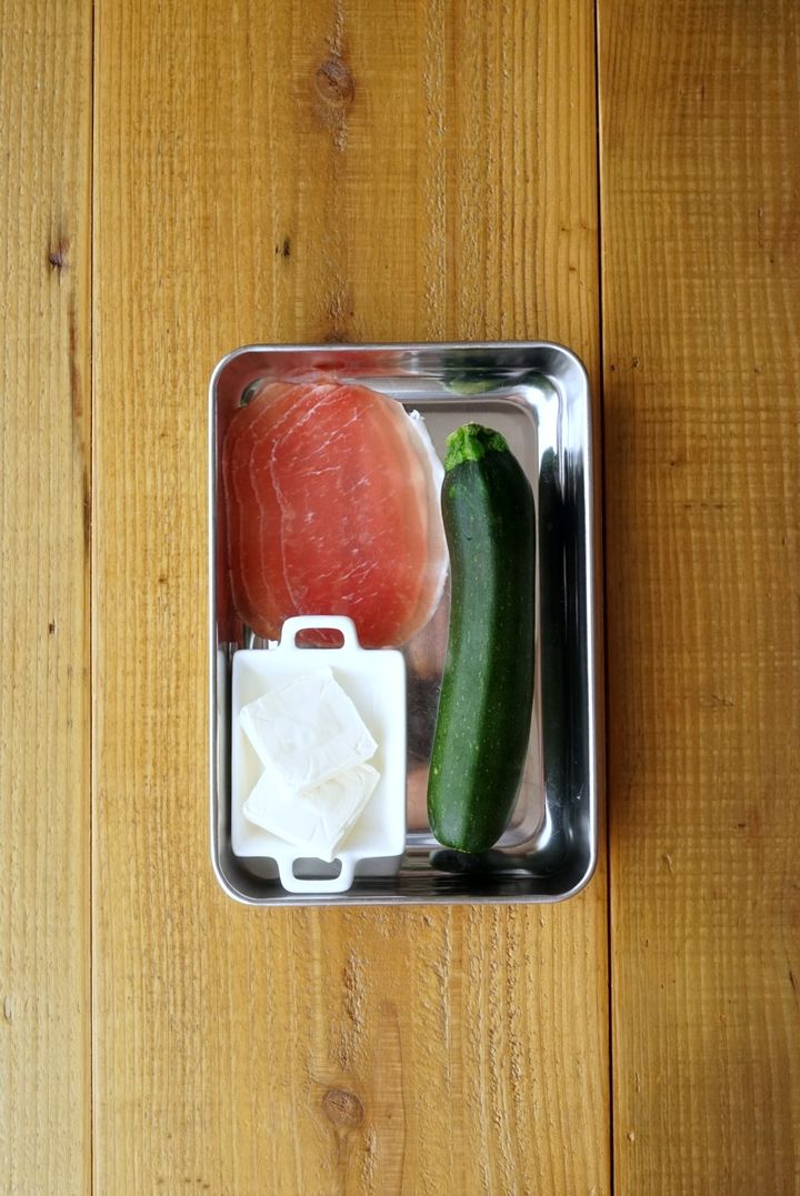 切って和えるだけなのにお洒落でおいしい！ズッキーニのスパイスマリネの作り方【料理家 あやかの旬野菜を使ったアペロおつまみ vol.13 〜レシピで旅するヨーロッパ〜】