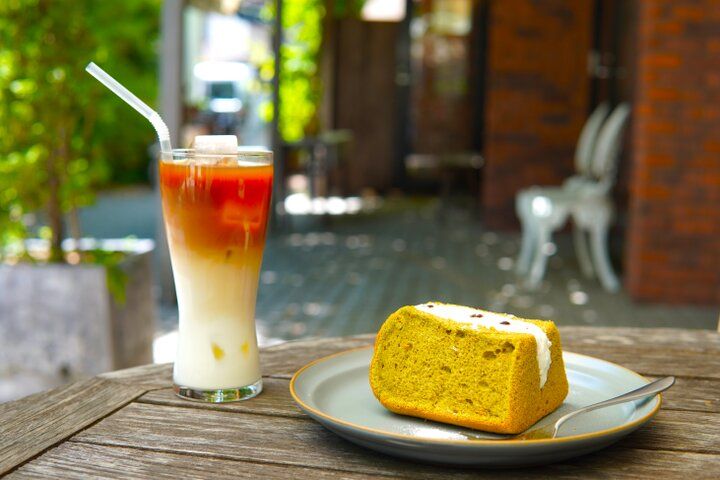 鎌倉・小町通りの路地裏にたたずむカフェ「basic bake koto」のテラスでのんびりティータイム♪