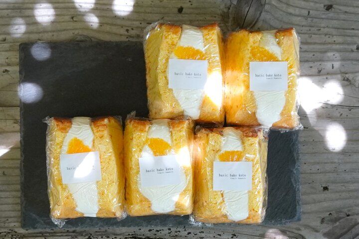 鎌倉・小町通りの路地裏にたたずむカフェ「basic bake koto」のテラスでのんびりティータイム♪