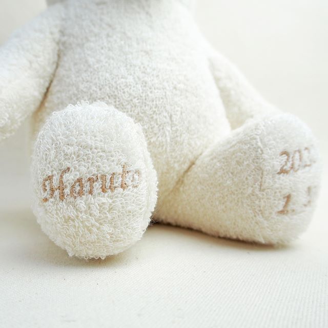 足裏への名入れ刺繍も可能