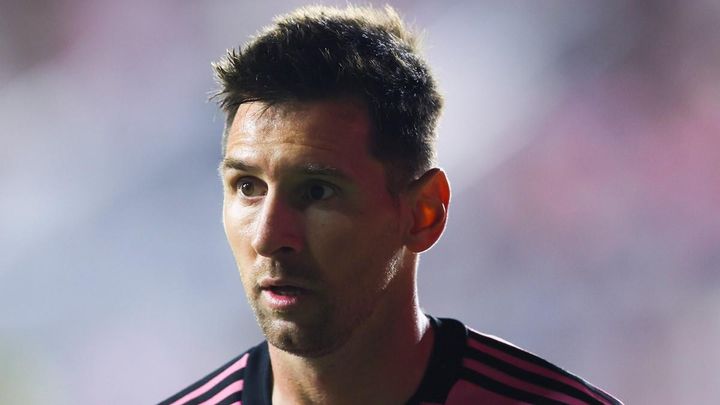 メッシが今月発売するスポーツドリンクに「デザインパクリ疑惑」…世界的大ヒットのジュースとそっくりだった