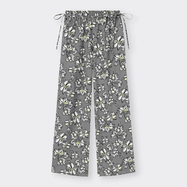 GUのフラワープリントプルオンパンツ