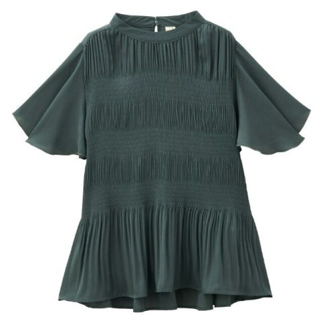 しまむらのプリーツブラウス