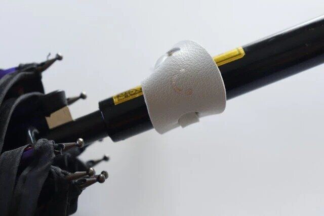 セリアの傘タグ 3個入りを傘に装着