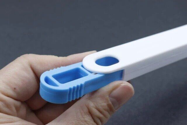 ダイソー ブラシ（ピンセット付） ピンセット 収納