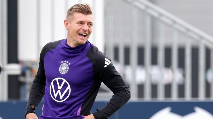 引退のクロースが「子供の頃に憧れた選手」は、中田英寿元同僚の“フランス代表司令塔”だったって知ってた？