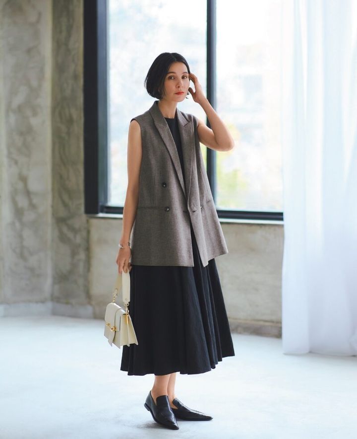 人気ブランドSACRAのジレコーデ