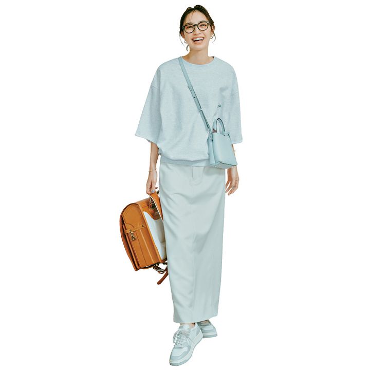 カリフォルニアジェネラルストアのスウェット,スウェットコーデ,ワントーンコーデ,送迎コーデ,小学校ママコーデ,岡本あずさ