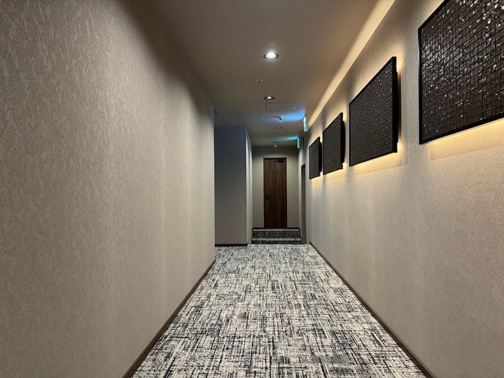 スタイリッシュな店内