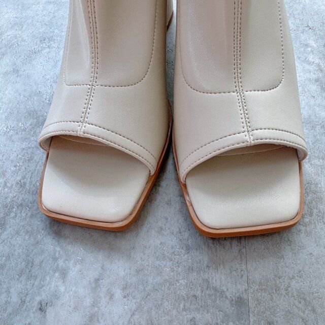 GUウルトラストレッチオープントゥブーツの爪先部分