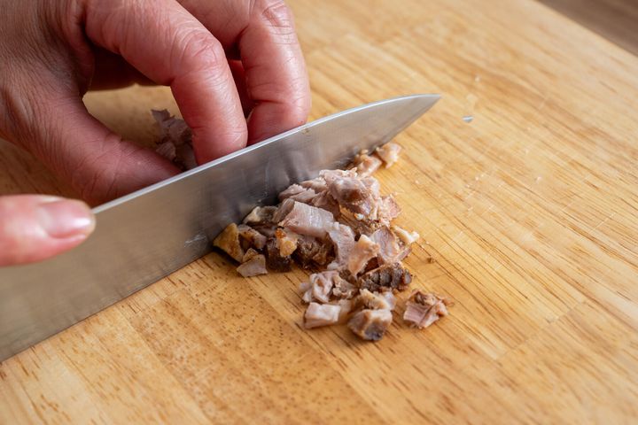 チャーシューを切る