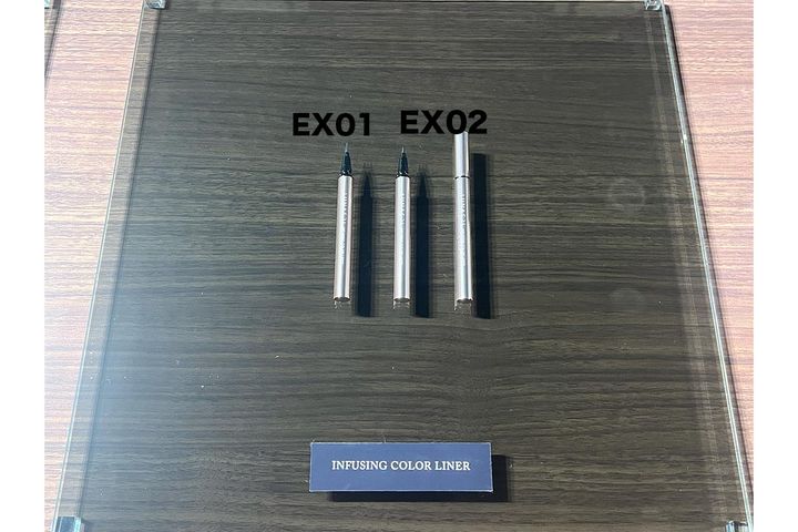 「ルナソル インフュージングカラーライナー」（限定2色 ）／3,300円（税込み）