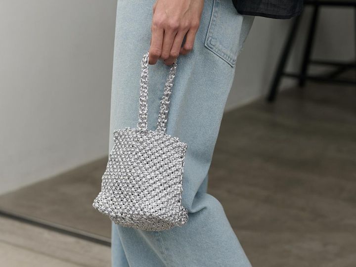 画像: 「メタリックBAG」[縦15.5×横14.5×マチ6cm]￥8,690【バグマティ】 出典：フレームワーク