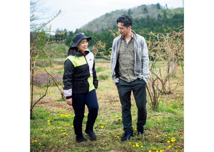 ブルーベリー農家と話している様子