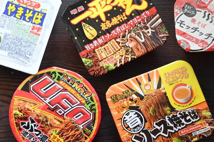 カップ焼きそばの集合写真