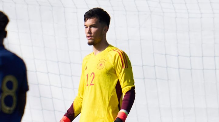 バルセロナが欲しがる20歳のGK長田澪、ブレーメンは放出せずか 幹部が注目発言