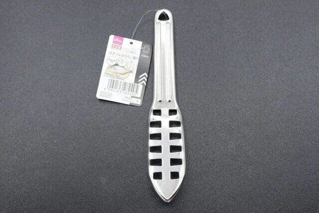 ダイソー ステンレスうろこ取り 商品タグ