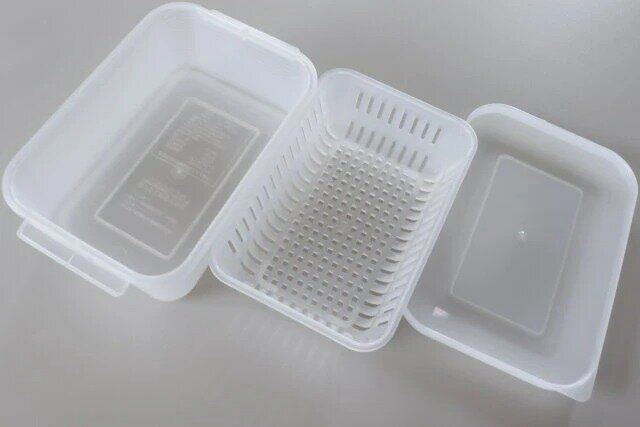 ダイソー ザル付容器（レンジ対応、500ml） セット内容