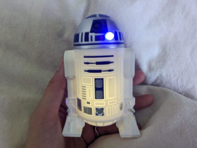 スター・ウォーズのR2-D2がお部屋ライトになった