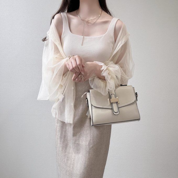 GU「ブラフィールクロップドワッフルスクエアネックタンクトップ」